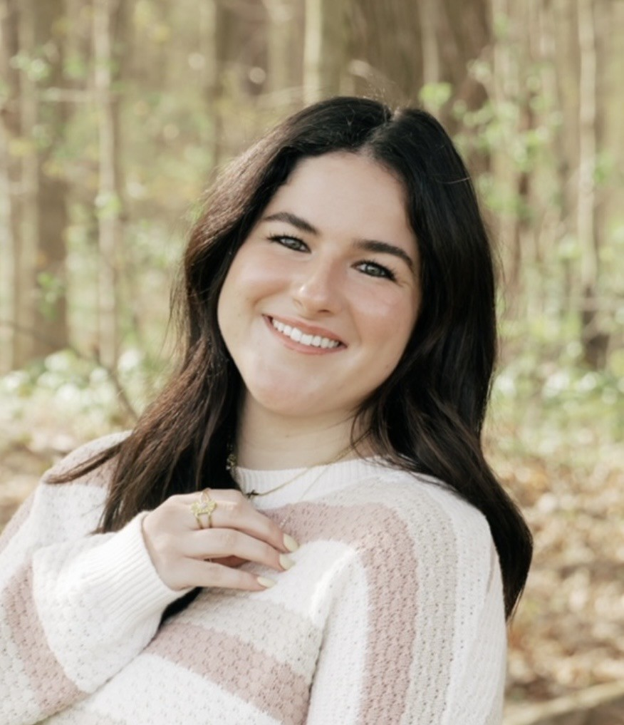 Headshot image Mrs. Blythe MacKinder