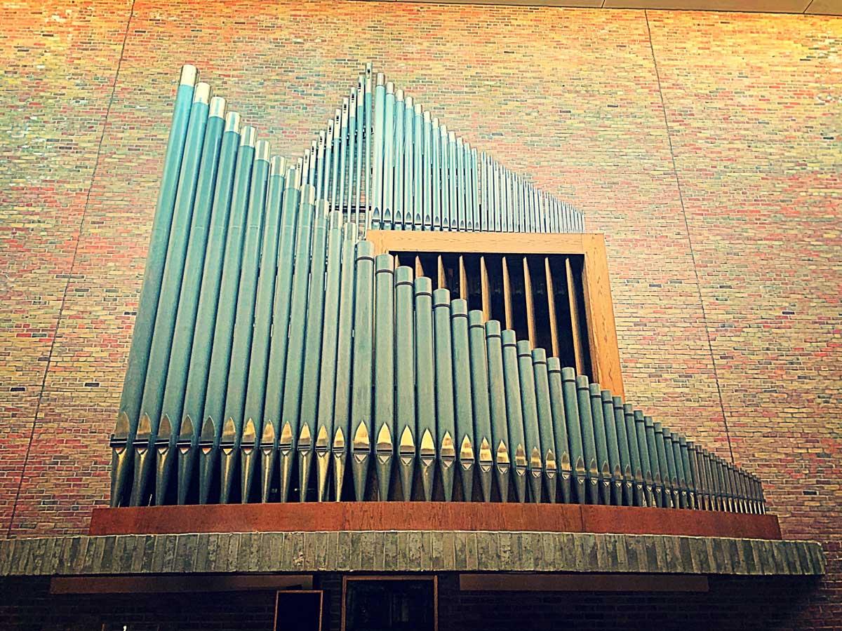 Organ image St. Paul Lutheran School history